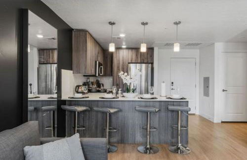 Modern 1BR w Parking, Near Temple Square & Delta Center - Foto 14