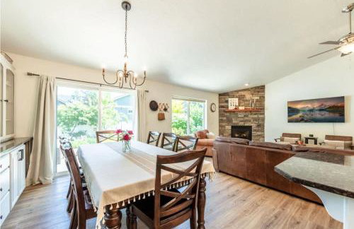 Big Family Getaway- Theater Room- BBQ- Play Room- Fire Pit - Foto 17