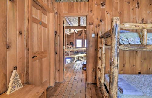 Rustic Madison Treehouse Cabin with Game Room! - Foto 19