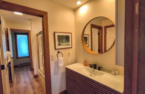 Saltbox 12F - Photo 37