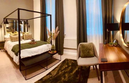 The Fifth Quarters, Grade II Listed Apartment, The Lace Market, NG1, City Centre, Nottingham, Sleeps 4 - Photo 6