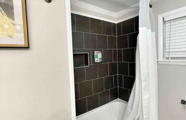 Decatur Home - Chic Comfort Family & Fun - Photo 23