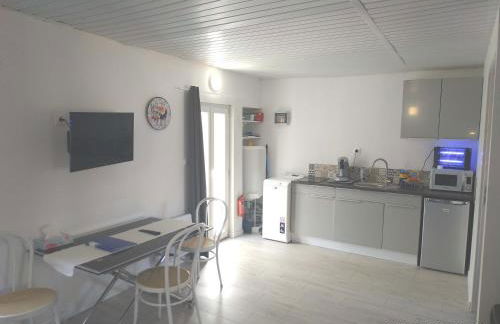 appartement centre ville du Boulou pour 2 adultes-2 enfants- check in 18h 20h check out 11h max juillet-aout 1 semaine minimum - Foto 11