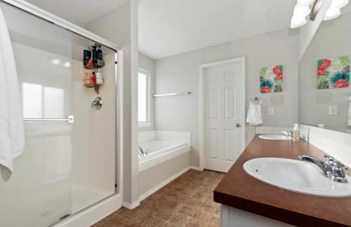 Urban Escape Steps to Downtown - Photo 18