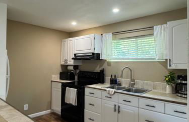 Cozy Studio with King Bed - Foto 5