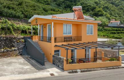 Coastal São Vicente Mountain & Sea View Hideaway with Free Parking - Foto 7