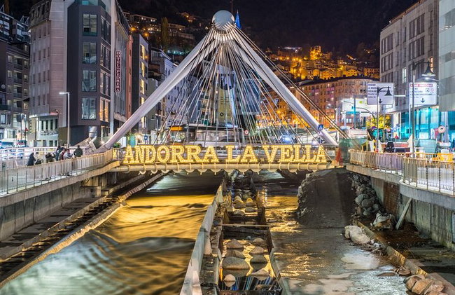 Excursão privada a pé na cidade velha de Andorra la Vella - Foto 4