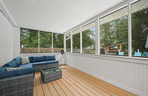 Low Country Gem with Heated Pool Games and Hot Tub - Photo 45