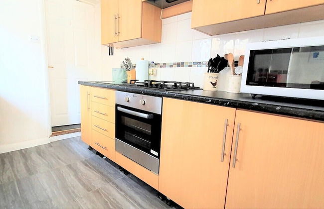 3-bed House With Superfast Wi-fi, DW Lettings 15vr - Foto 6