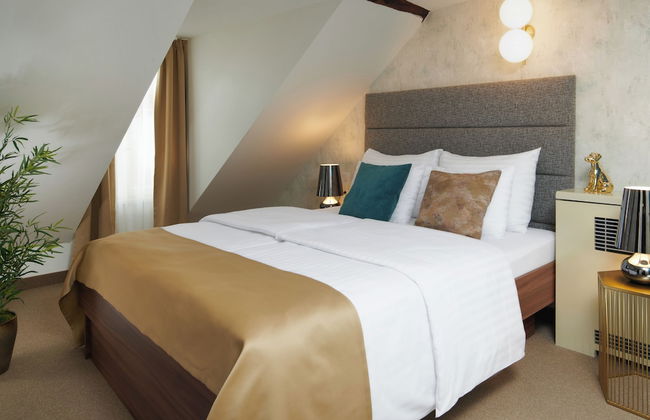 Golden Angel Suites by Adrez Living - Photo 38