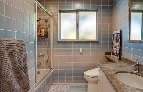 Stunning Bay-View Home in Kensington! - Photo 18