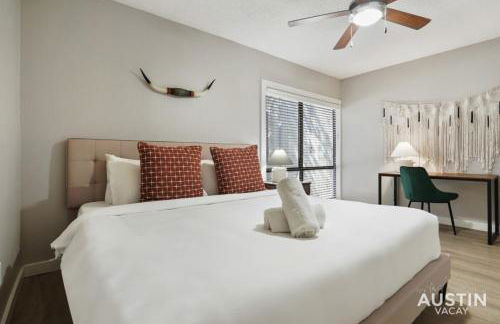 Spacious 2 Apt Combo Sleeps 12 Pool and Pets - Photo 2