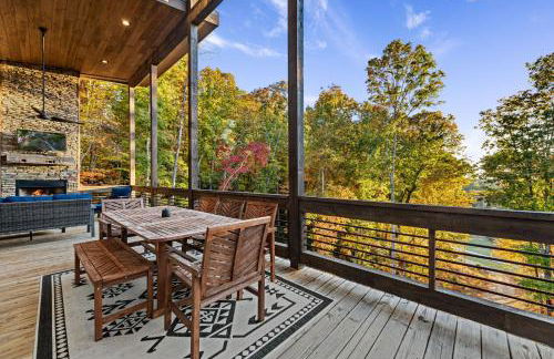 Honeysuckle Chalet - Luxe Mountain Chalet - Hot Tub, Wi-Fi, Pool Table, Party Deck, Fire Pit - 15 mins to Blue Ridge! - Foto 37