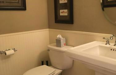 Riverfront condo with balcony, king bed STR#267 - Photo 18