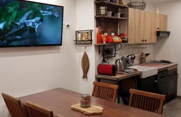 LES VAGUES, terrasse rez-de-ch, parking gratuit, lits faits, animal bienvenu et tout à pied - Foto 15