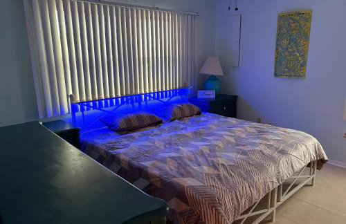 Cozy one bedroom with great water views lots of room - Foto 16