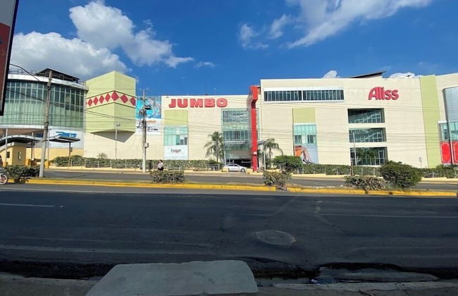 Confidence Luxurious Apartment - Photo 26