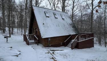 A-Frame Cabin #6 with Hot Tub on Patoka Lake in Southern Indiana - Foto 3