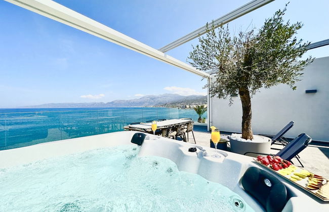 Skipper Beachfront Suites - Foto 1