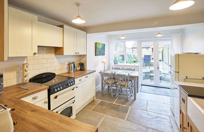 Host Stay Willow Cottage - Photo 3