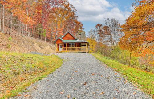Hike and Fish Marlinton Cabin with Fire Pit and Views! - Foto 26