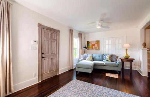 The Periwinkle House - Bask Poolside at this Sunlit West Palm Retreat - Foto 16