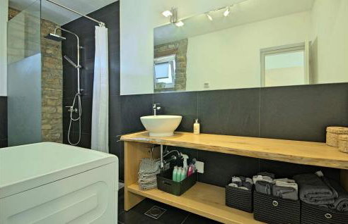 Gorgeous Apartment In Buje With Wifi - Foto 30