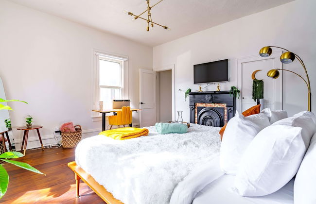 NEW Luxe Pet Friendly Free Parking Downtown - Foto 71