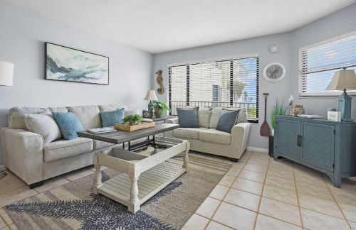 Stunning Ocean Views, Huge Patio, Heated Pool and Amenities! - Foto 6