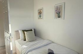 Spacious 3 Bed Apartment In Central Horsham - Photo 12