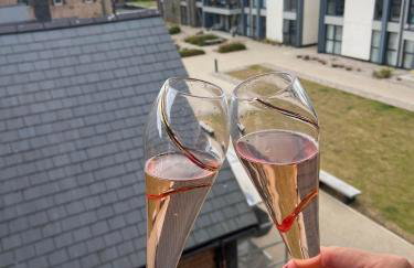 Stunning Sea View Two Bed Two Bathroom Apartment - Foto 18