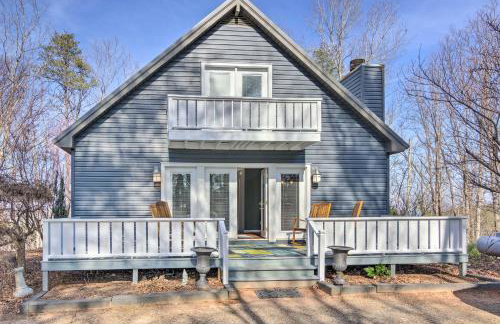 Blue Ridge Retreat with Mountain Views and Deck - Foto 24