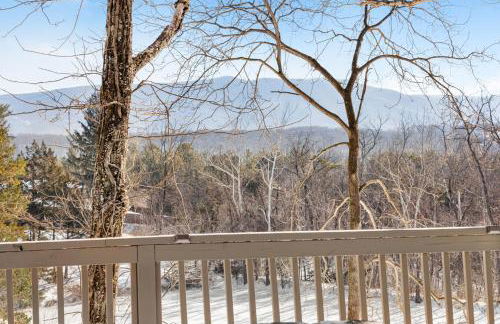 Lazy Lake 3BR Cabin w/ Mtn Views + Hot Tub +Wi-Fi - Foto 42