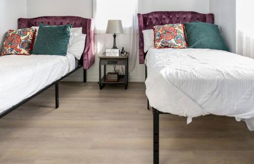 Euclid Near Lake Erie Cleveland king bed - Foto 65