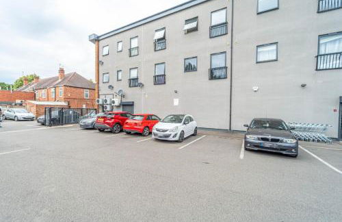 RestWorkPlayShortStays apartment, free parking and wifi, perfect for contractors, near to i54 park and city centre - Foto 20