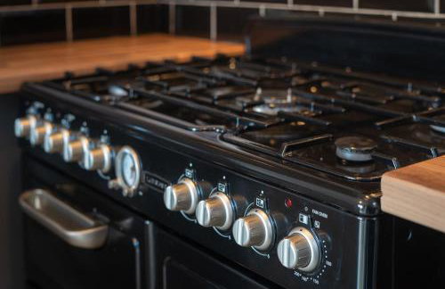 Stylish 3 Bed House-Free Parking - by Holiday Homes - Photo 4