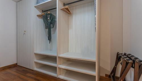 Welcome to Pantheon - Foto 3, wardrobe