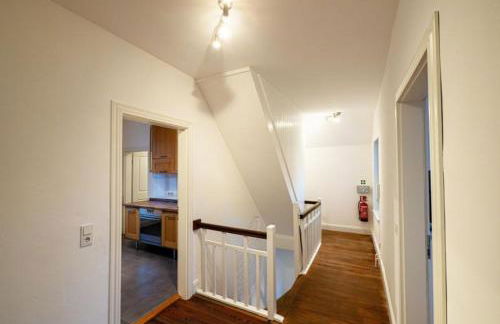 Große Monteurwohnung in Villa – 4 Zimmer, WLAN, TV, Küche – Ahrensburg Nähe Hamburg - OD06b - Foto 16