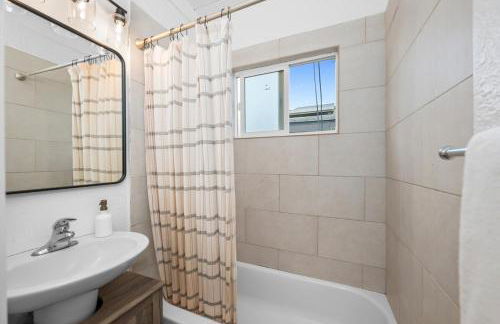 Modern Eclectic 2BR Near Petco, Balboa Park & Zoo - Foto 2