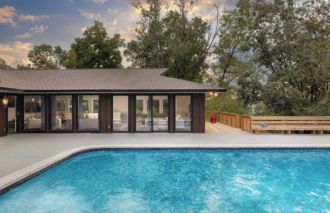 Amber Refresh by Avantstay Pool and Hot Tub - Foto 32