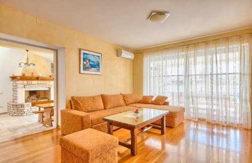 Charming villa Oliva with 4 bedrooms near the wonderful village of Fazana - Foto 24