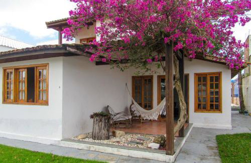 Casa com 4 Suítes, Piscina, Área Gourmet e Wifi - Foto 35