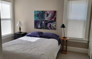 1895 meets 2025 Townhouse - Foto 4