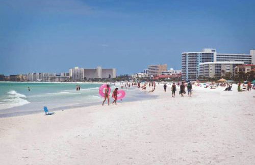 Spacious 2BR Lely Resort Condo with Lake View steps to Pool Hot Tub Gym - Foto 67