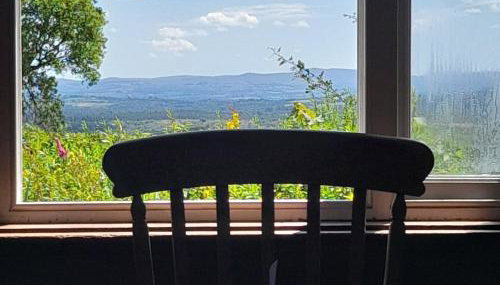 Family-Friendly Devon Farmhouse, sleeps 11, with Indoor Heated Pool, Dartmoor Views & Tarka Trail Access - Foto 4