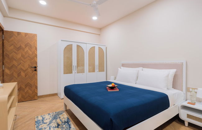 ELIVAAS Kamerios Verano 1 BHK with Pool - Photo 4