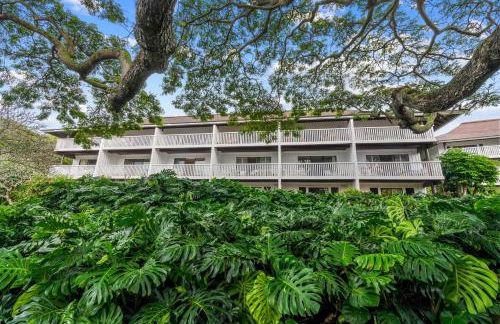 Step to beach New Quiet Kiahuna Plantation Remodeled 2 bedroom condo with AC - Foto 31