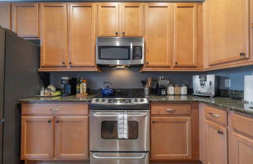 Centrally Located SOHO Retreat Walk to UT & Dining - Foto 11