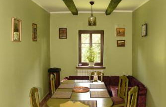 Dwor Trzesniow - Foto 13