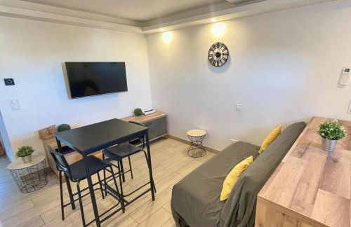 T2 moderne avec piscine, tennis et garage - Foto 4